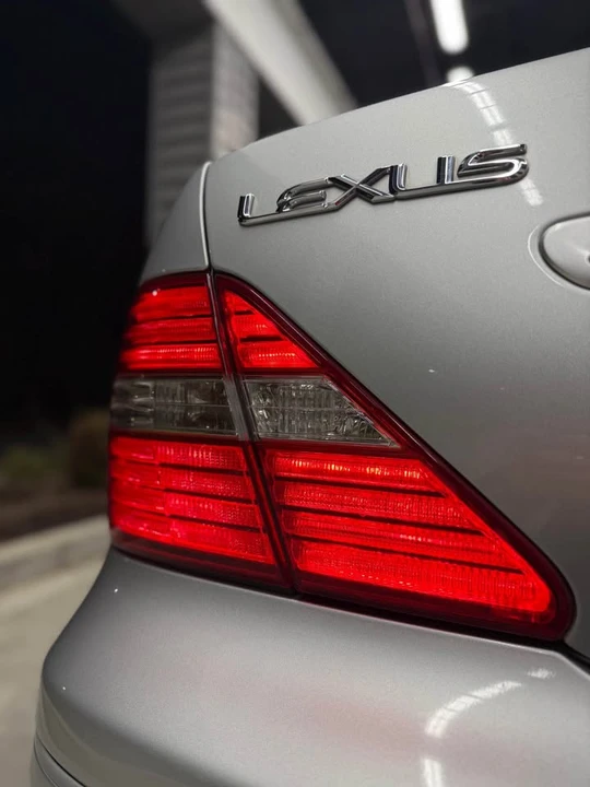 2006 Lexus LS 3rd Gen - Image 15 of 17