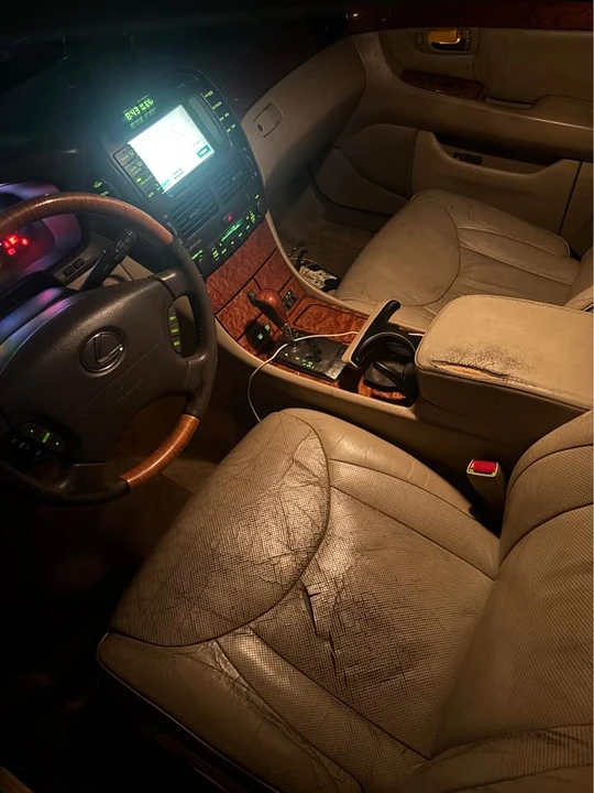 2006 Lexus LS 3rd Gen - Image 8 of 11