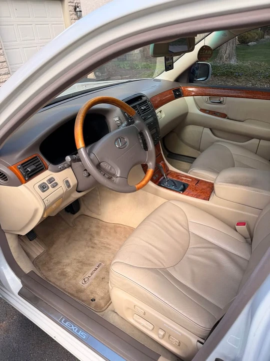 2006 Lexus LS 3rd Gen - Image 5 of 17