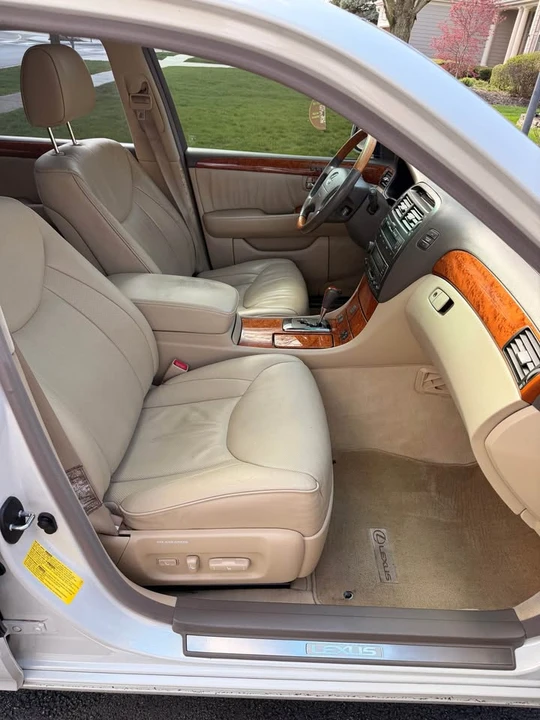 2006 Lexus LS 3rd Gen - Image 6 of 17