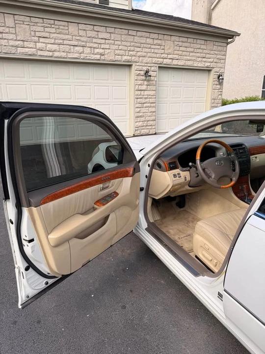 2006 Lexus LS 3rd Gen - Image 4 of 17