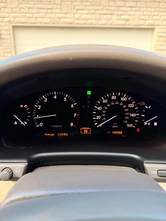 2006 Lexus LS 3rd Gen - Image 10 of 17
