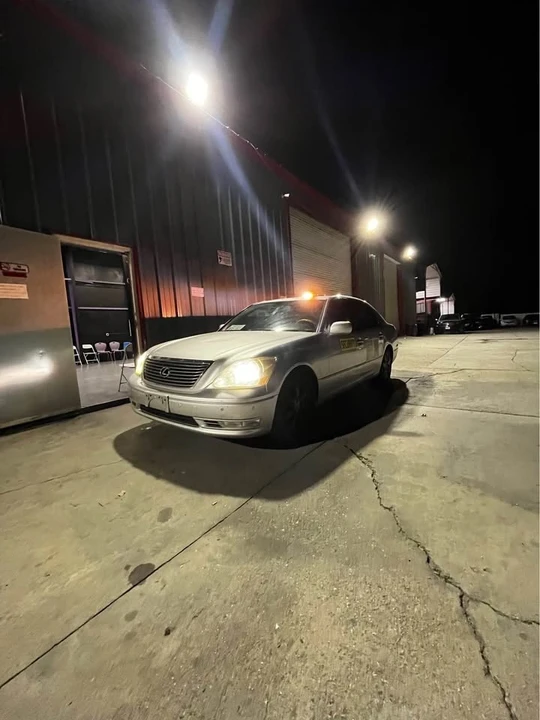 2006 Lexus LS 4th Gen - Image 16 of 16
