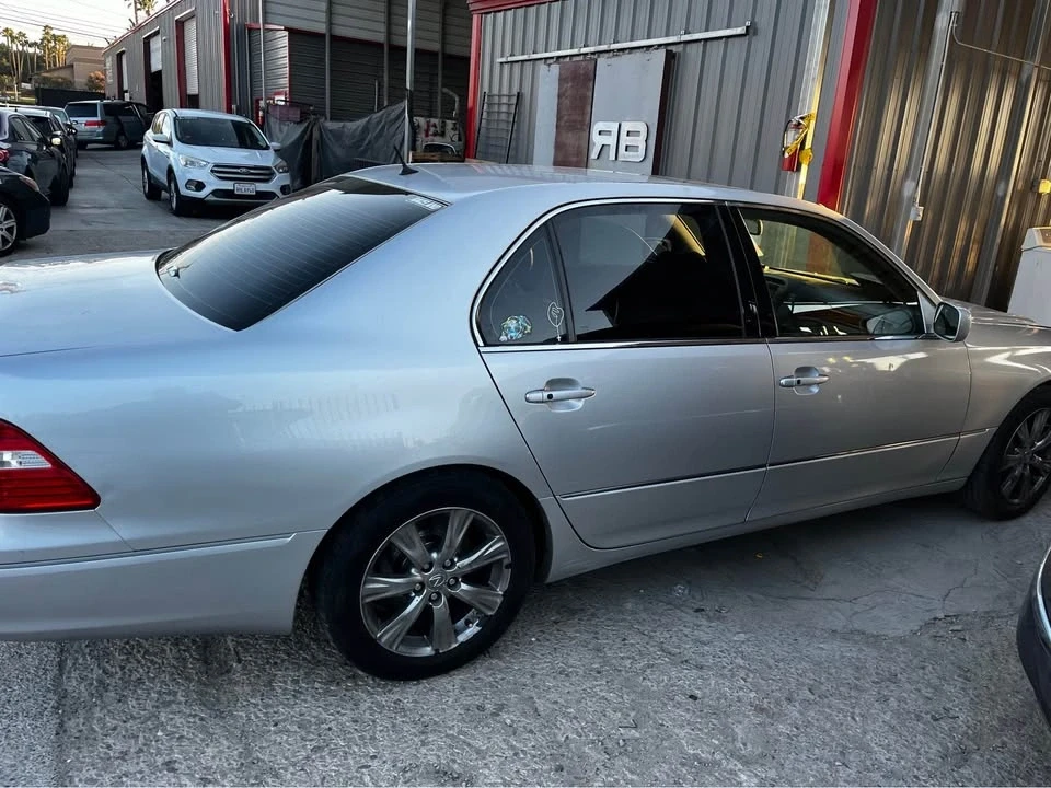 2006 Lexus LS 4th Gen - Image 14 of 16