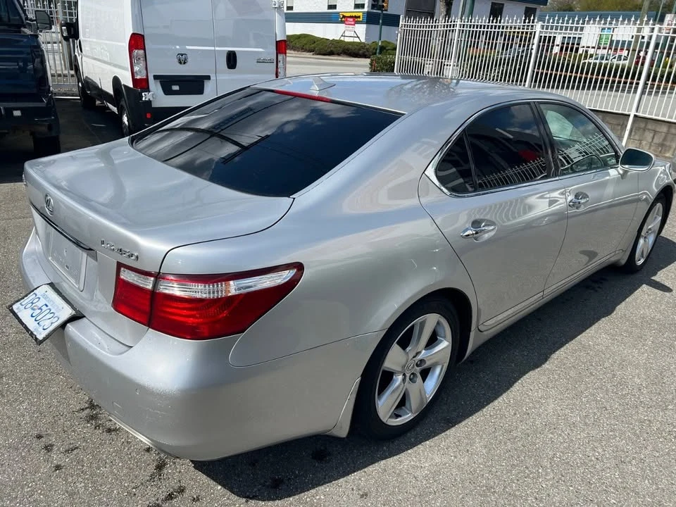 2006 Lexus LS 3rd Gen - Image 7 of 19