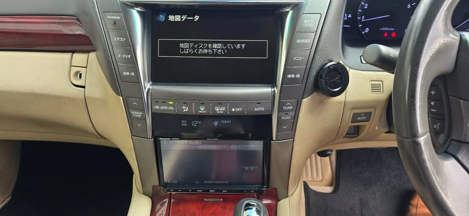 2006 Lexus LS 3rd Gen - Image 15 of 19