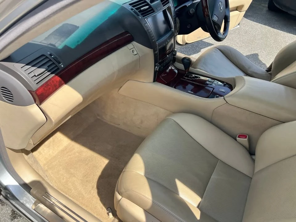 2006 Lexus LS 3rd Gen - Image 19 of 19