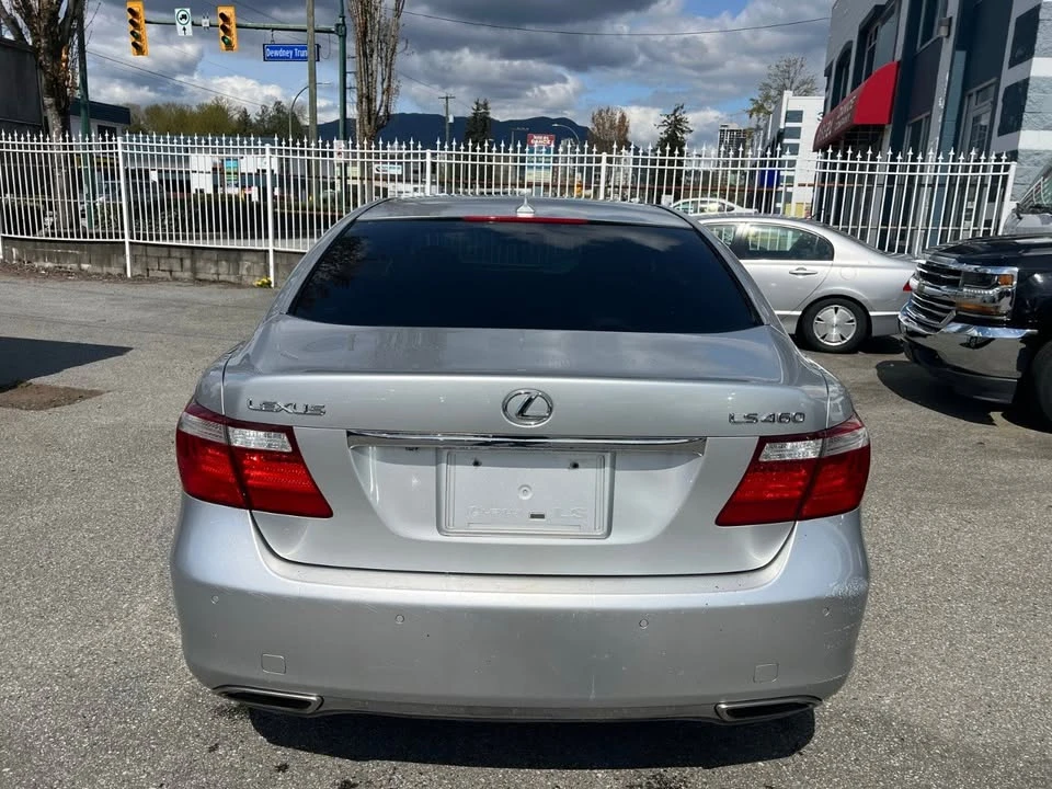 2006 Lexus LS 3rd Gen - Image 10 of 19