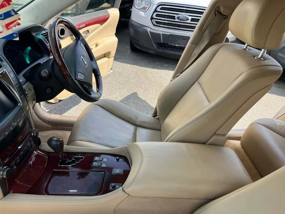 2006 Lexus LS 3rd Gen - Image 18 of 19