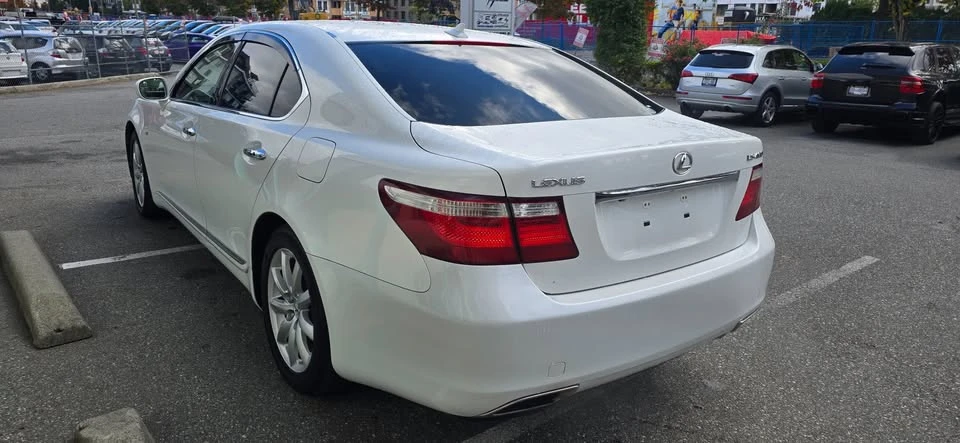 2006 Lexus LS 3rd Gen - Image 8 of 19