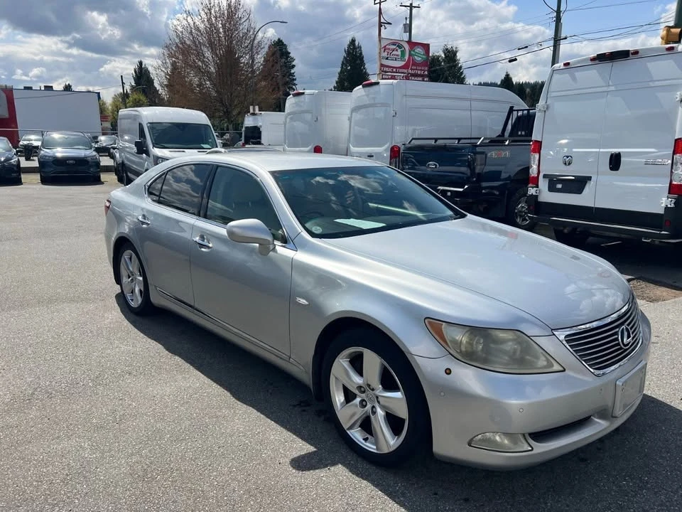 2006 Lexus LS 3rd Gen - Image 9 of 19