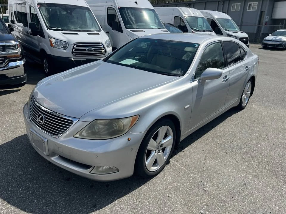 2006 Lexus LS 3rd Gen - Image 5 of 19