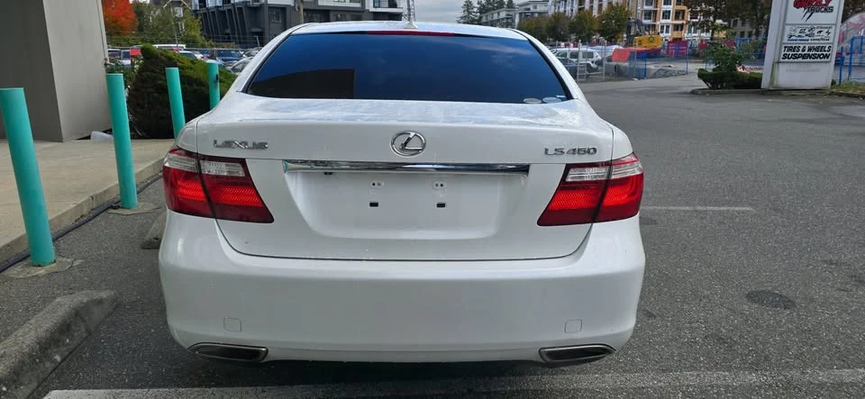 2006 Lexus LS 3rd Gen - Image 3 of 19