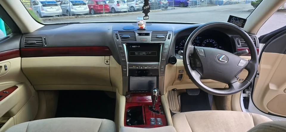 2006 Lexus LS 3rd Gen - Image 13 of 20