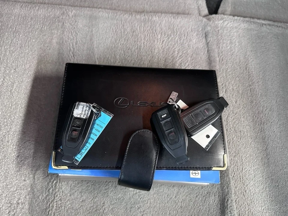 2006 Lexus LS 3rd Gen - Image 19 of 21