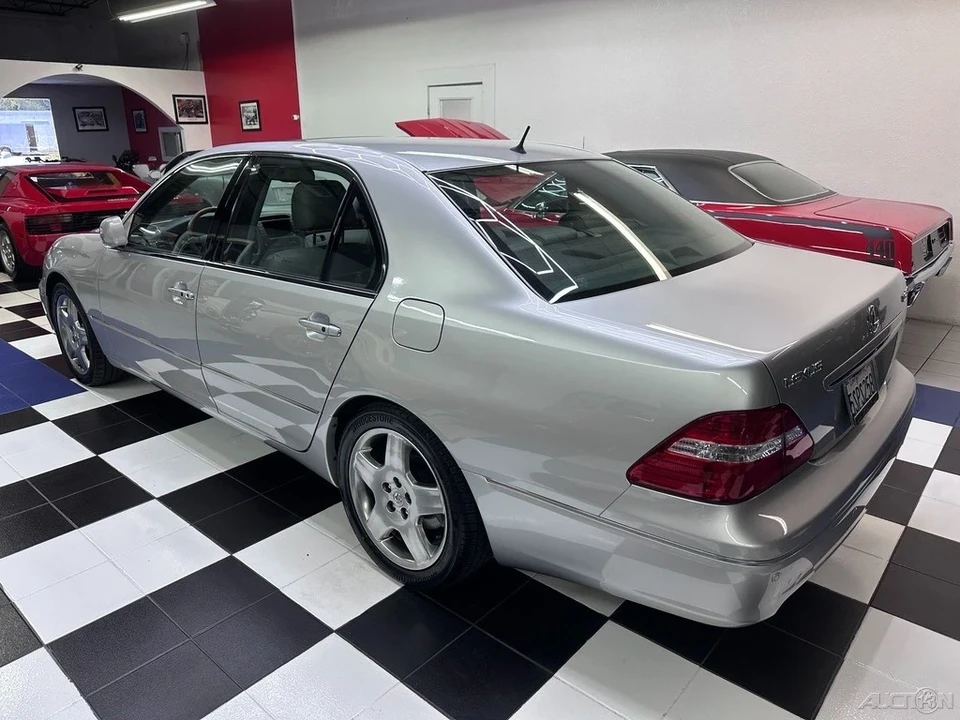 2006 Lexus LS 3rd Gen - Image 14 of 21