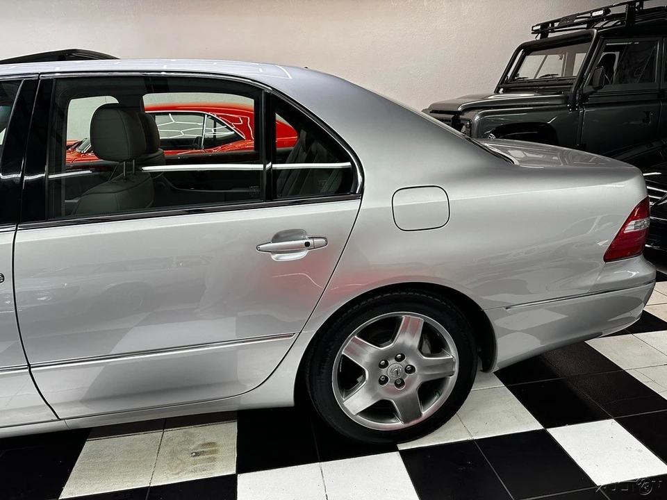 2006 Lexus LS 3rd Gen - Image 16 of 21