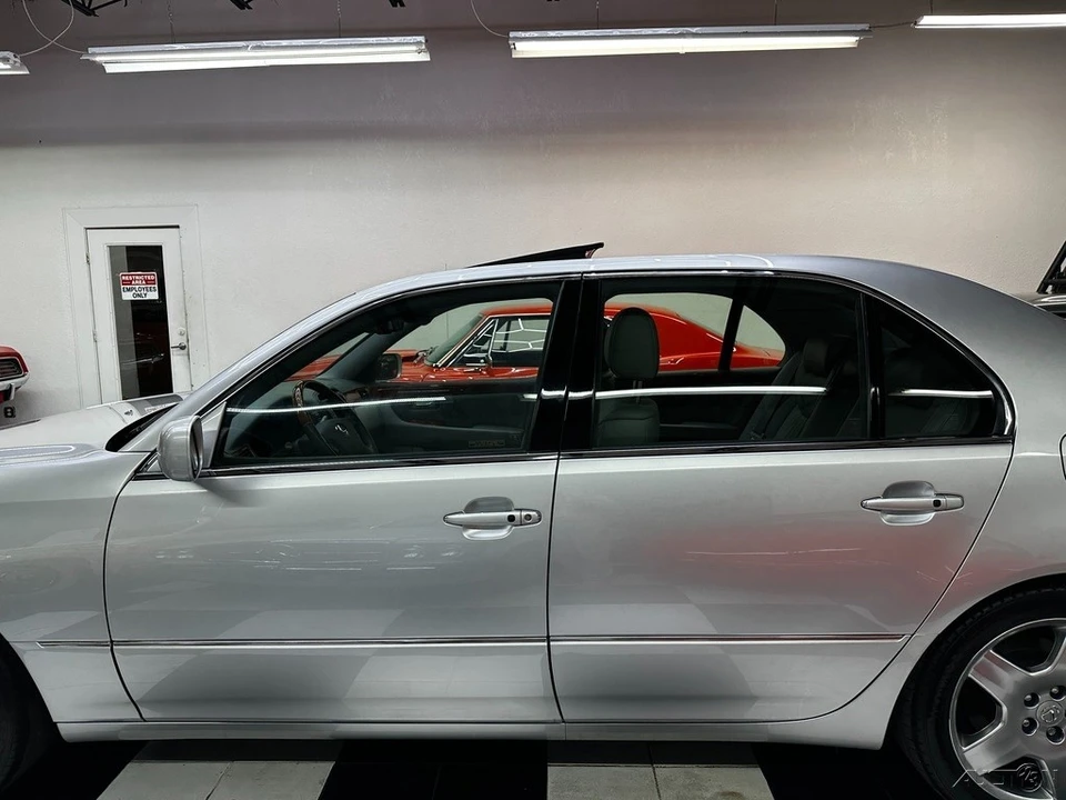 2006 Lexus LS 3rd Gen - Image 14 of 21