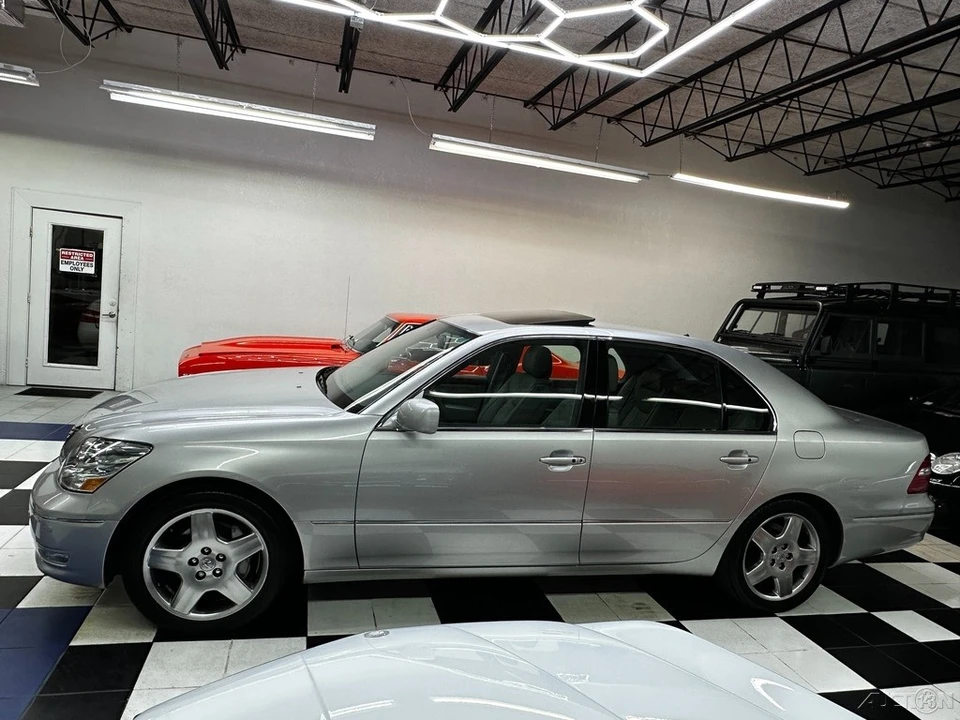 2006 Lexus LS 3rd Gen - Image 15 of 21