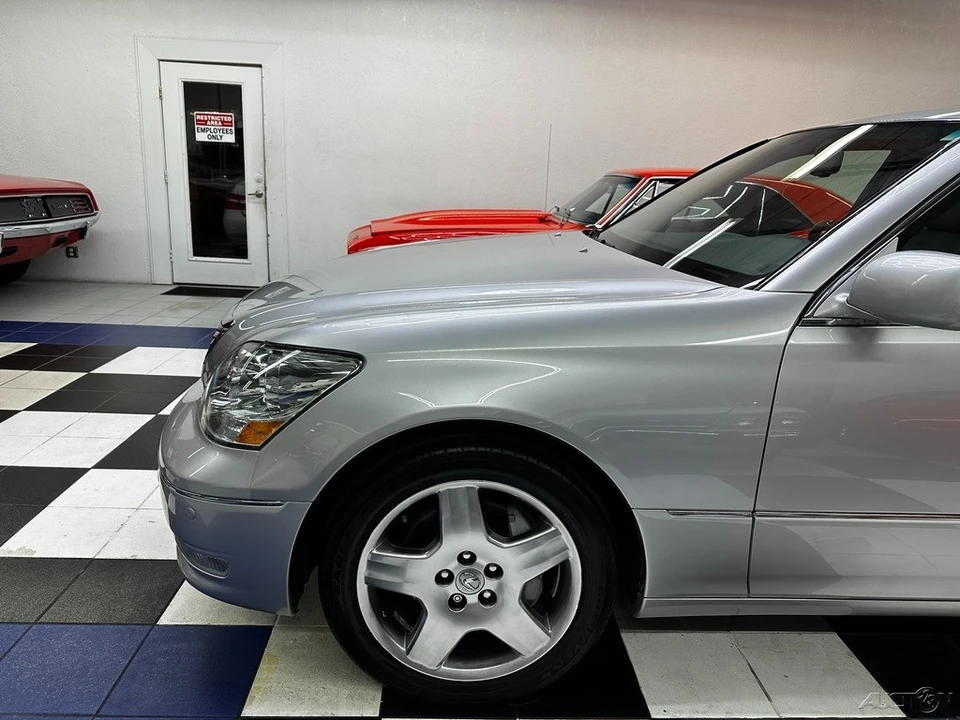 2006 Lexus LS 3rd Gen - Image 10 of 21