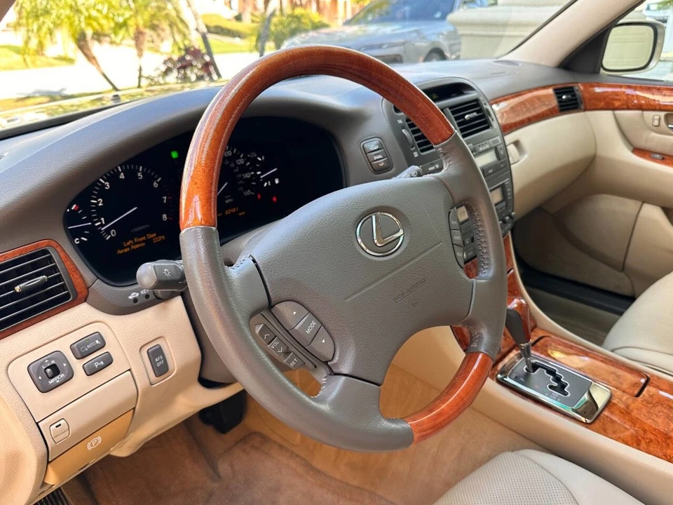 2006 Lexus LS 3rd Gen - Image 12 of 21