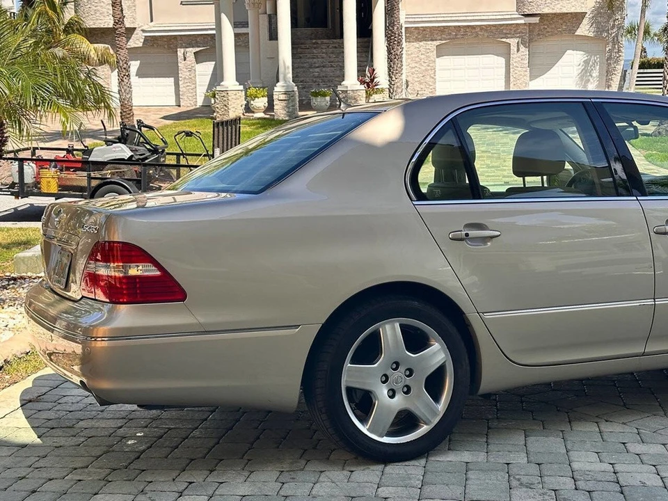2006 Lexus LS 3rd Gen - Image 6 of 24