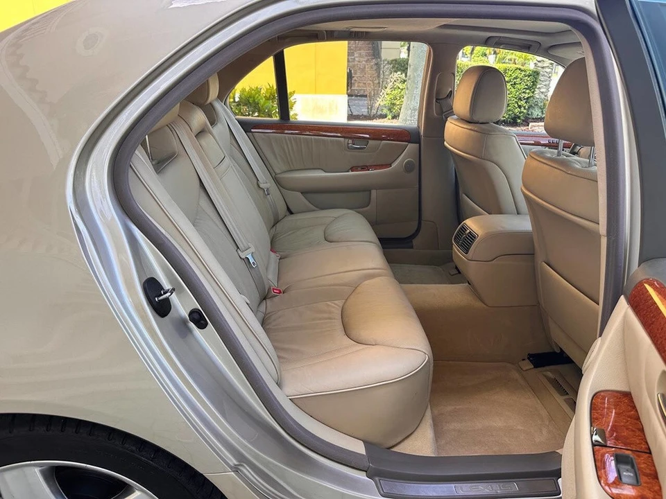 2006 Lexus LS 3rd Gen - Image 24 of 24