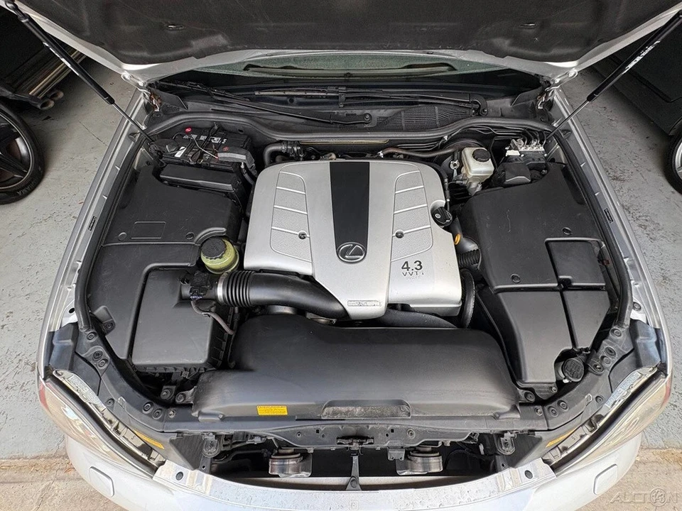 2006 Lexus LS 3rd Gen - Image 15 of 24