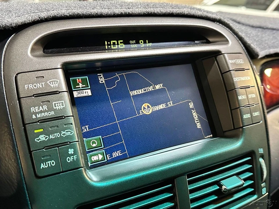 2006 Lexus LS 3rd Gen - Image 21 of 24