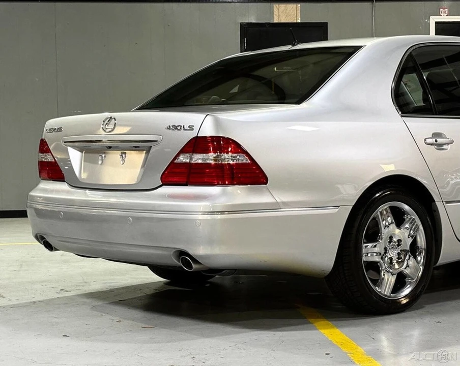 2006 Lexus LS 3rd Gen - Image 7 of 24