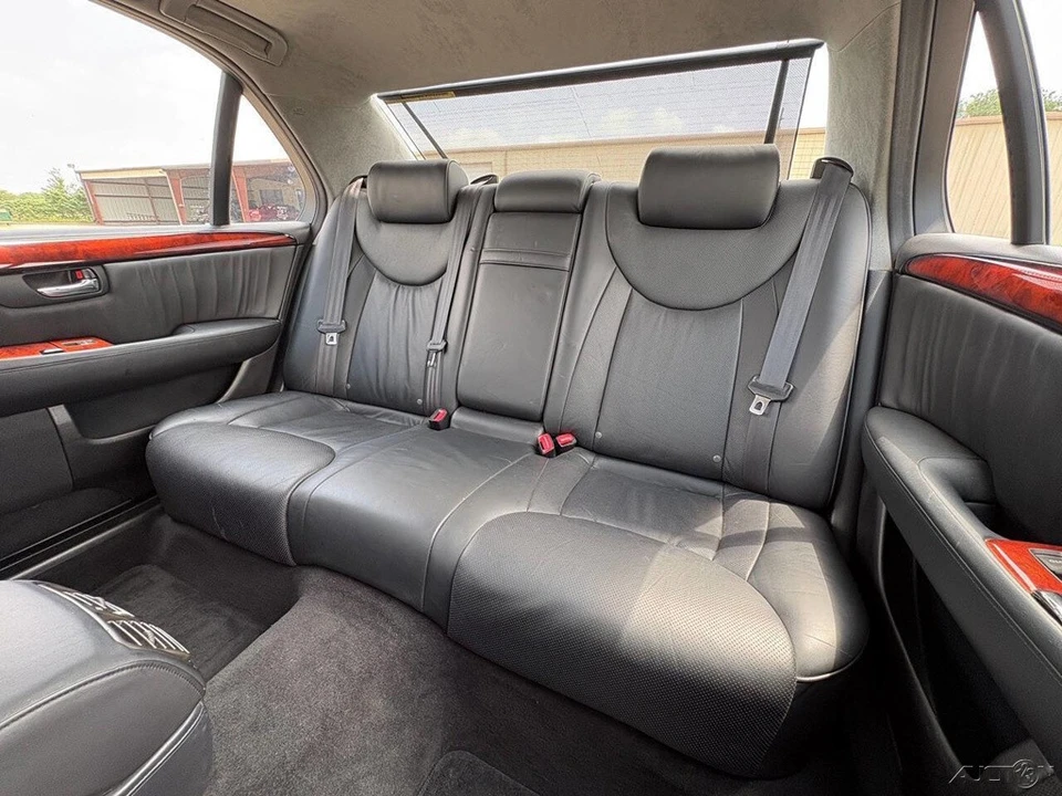2006 Lexus LS 3rd Gen - Image 20 of 24