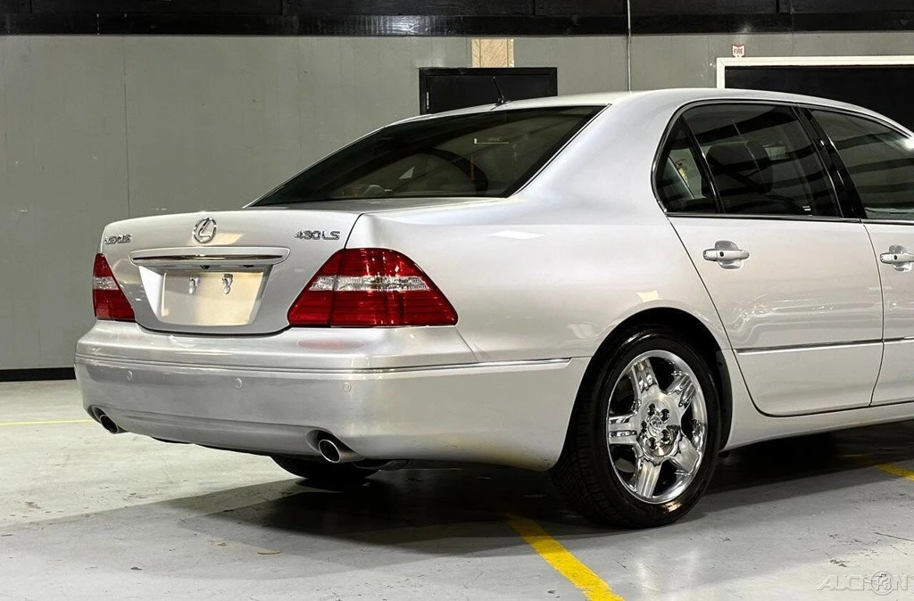 2006 Lexus LS 3rd Gen - Image 6 of 24