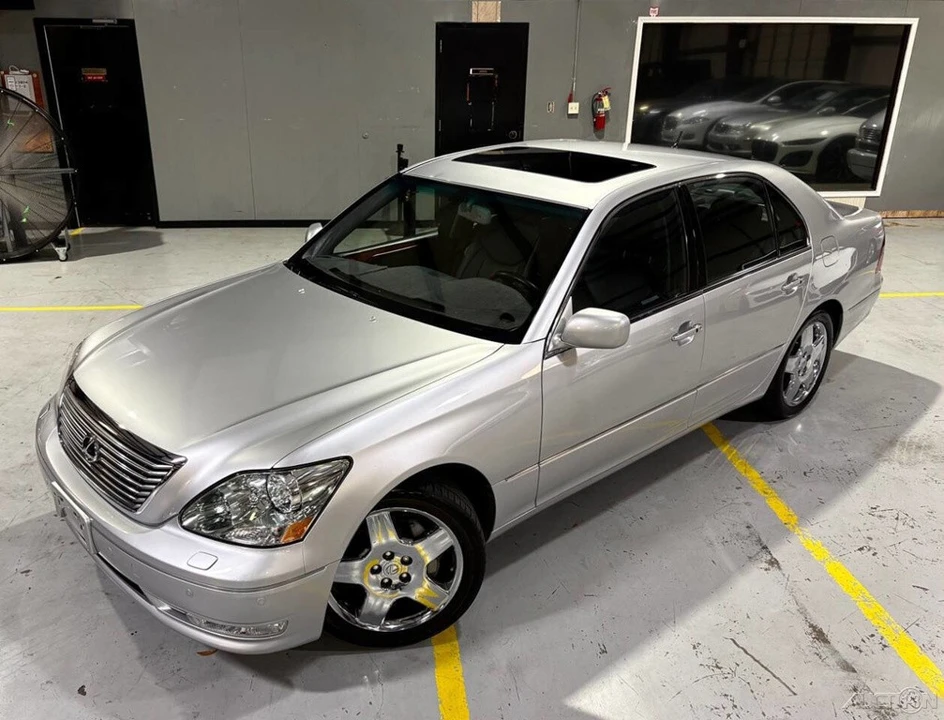 2006 Lexus LS 3rd Gen - Image 5 of 24