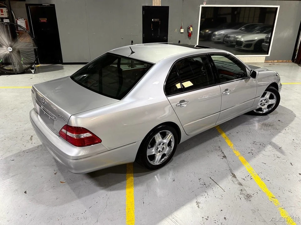 2006 Lexus LS 3rd Gen - Image 8 of 24