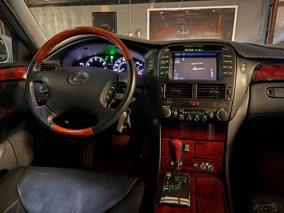 2006 Lexus LS 3rd Gen - Image 18 of 24