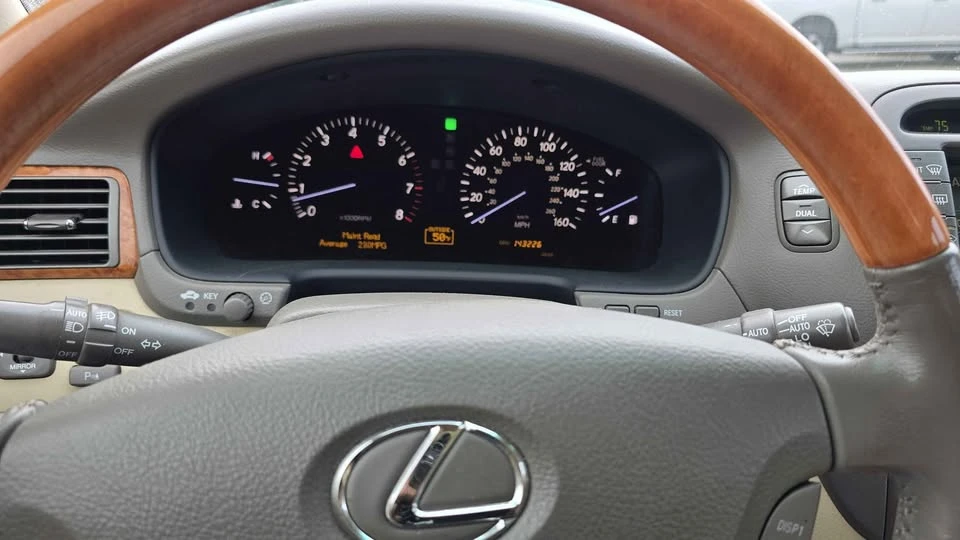 2006 Lexus LS 3rd Gen - Image 2 of 14