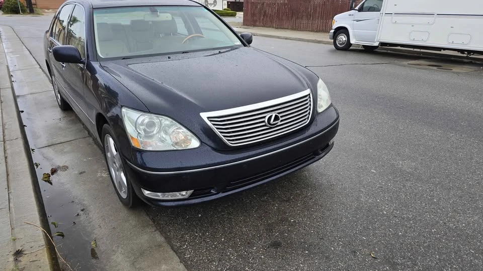 2006 Lexus LS 3rd Gen - Image 9 of 14