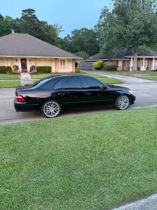 2006 Lexus LS 3rd Gen - Image 3 of 5