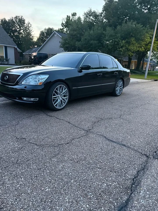 2006 Lexus LS 3rd Gen - Image 5 of 5