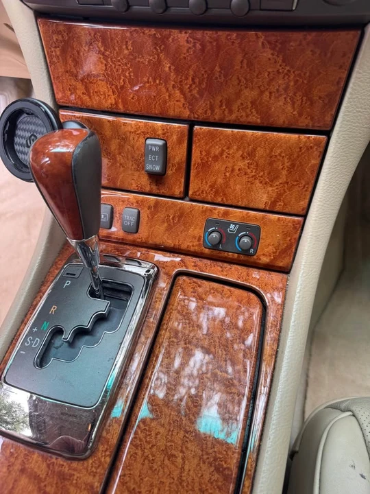 2006 Lexus LS 3rd Gen - Image 17 of 18