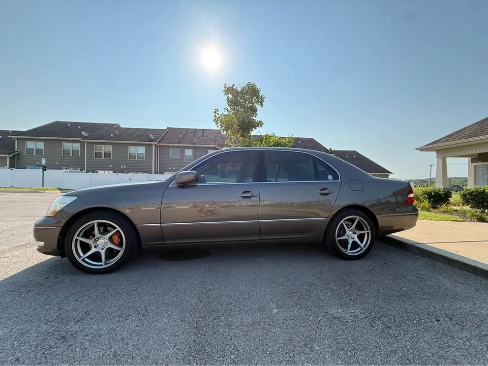 2006 Lexus LS 3rd Gen - Image 2 of 9