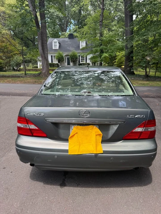 2006 Lexus LS 3rd Gen - Image 5 of 18