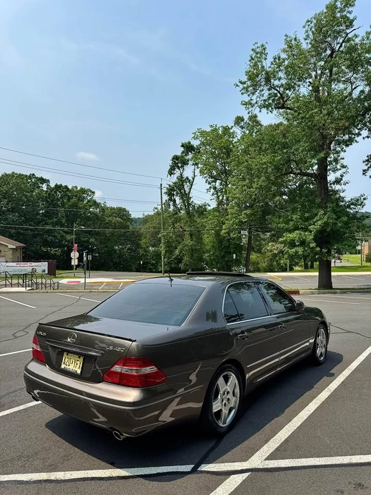 2006 Lexus LS 3rd Gen - Image 5 of 20