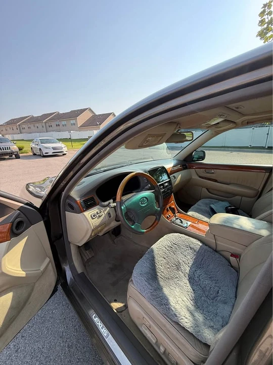 2006 Lexus LS 3rd Gen - Image 5 of 9