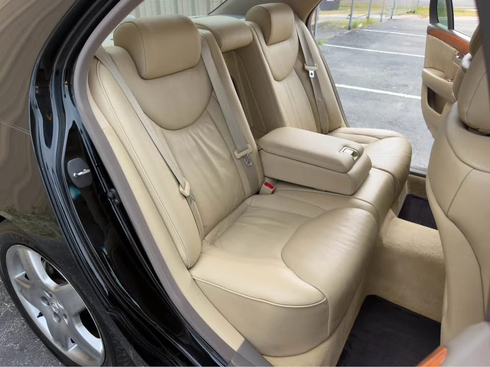 2006 Lexus LS 3rd Gen - Image 13 of 19