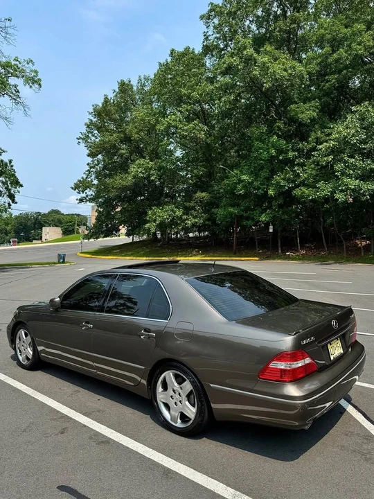 2006 Lexus LS 3rd Gen - Image 4 of 20