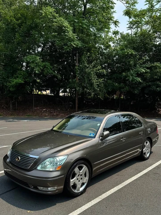 2006 Lexus LS 3rd Gen - Image 3 of 20