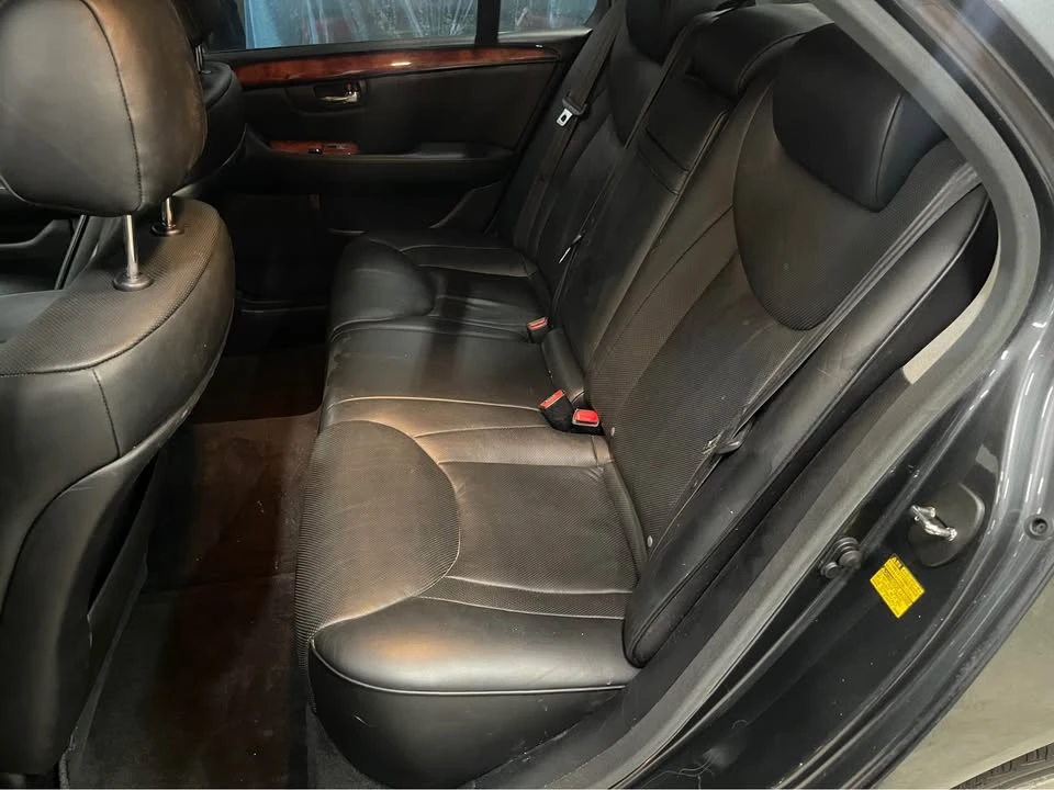 2006 Lexus LS 3rd Gen - Image 11 of 15