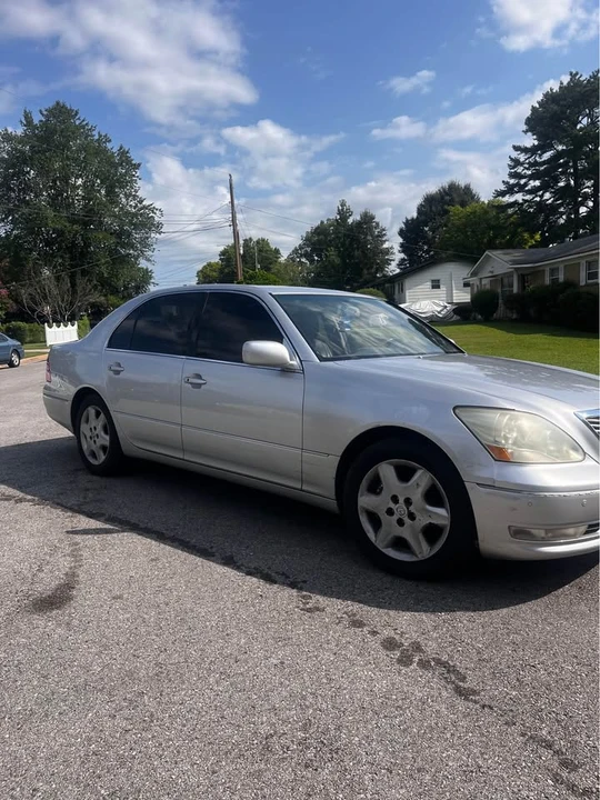 2006 Lexus LS 3rd Gen - Image 3 of 8