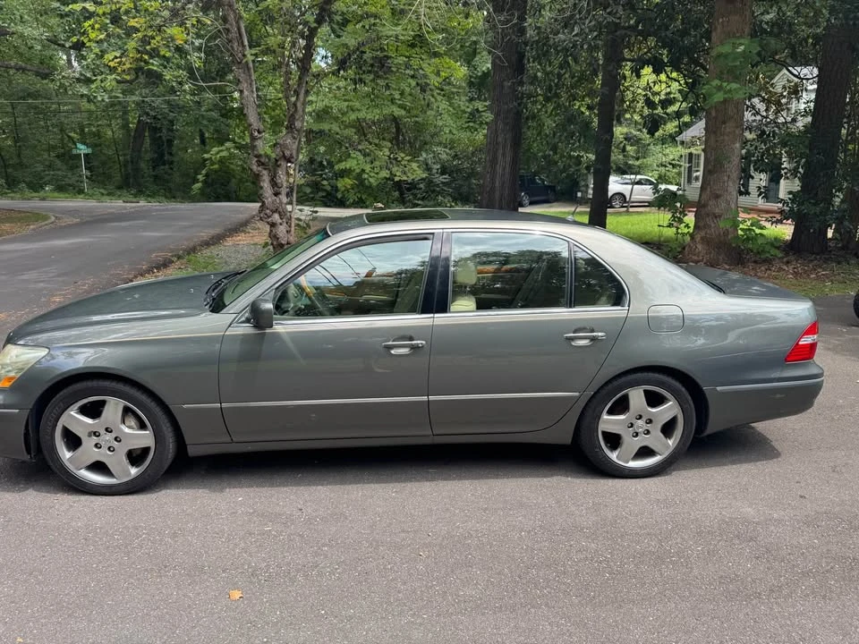 2006 Lexus LS 3rd Gen - Image 4 of 18
